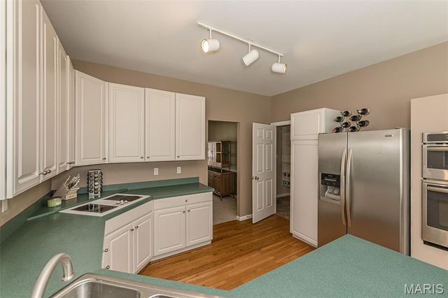 573 Castle Ridge Drive, Ballwin, MO 63021