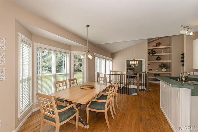 573 Castle Ridge Drive, Ballwin, MO 63021