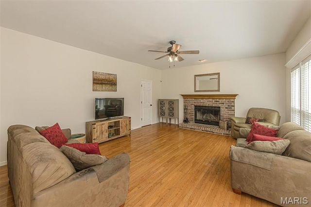 573 Castle Ridge Drive, Ballwin, MO 63021