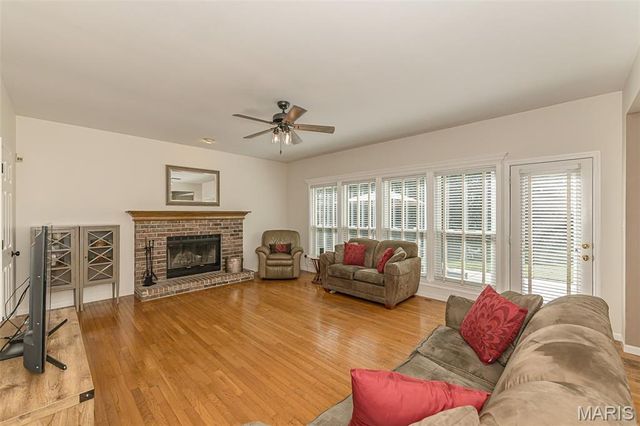 573 Castle Ridge Drive, Ballwin, MO 63021