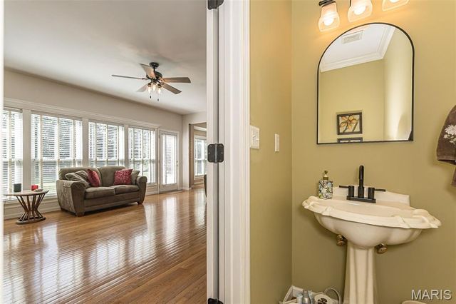 573 Castle Ridge Drive, Ballwin, MO 63021
