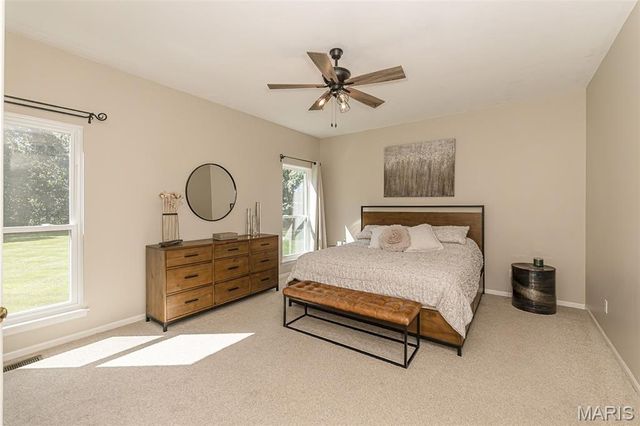 573 Castle Ridge Drive, Ballwin, MO 63021