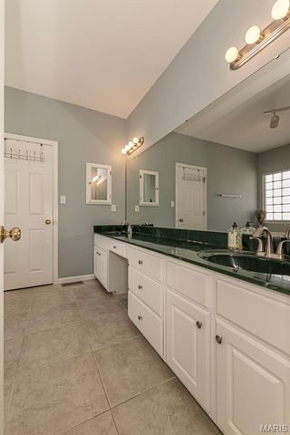 573 Castle Ridge Drive, Ballwin, MO 63021