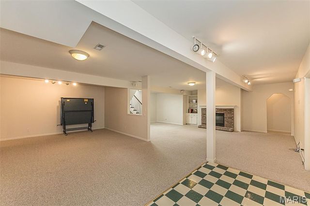 573 Castle Ridge Drive, Ballwin, MO 63021