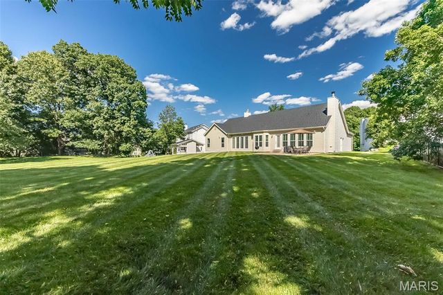 573 Castle Ridge Drive, Ballwin, MO 63021