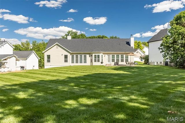 573 Castle Ridge Drive, Ballwin, MO 63021