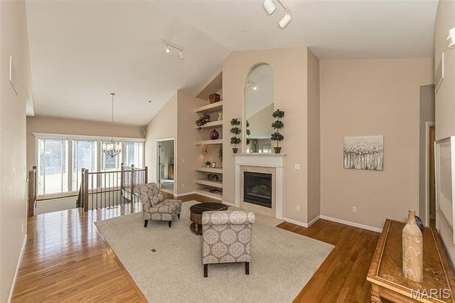 573 Castle Ridge Drive, Ballwin, MO 63021