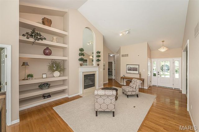 573 Castle Ridge Drive, Ballwin, MO 63021
