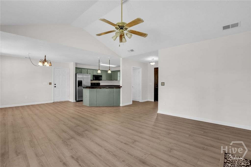 Image 13 of property listing at 129 Jennifer Circle, Rincon, GA 31326