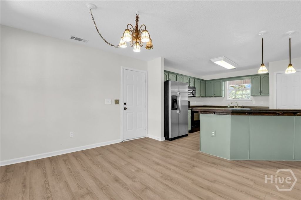 Image 17 of property listing at 129 Jennifer Circle, Rincon, GA 31326