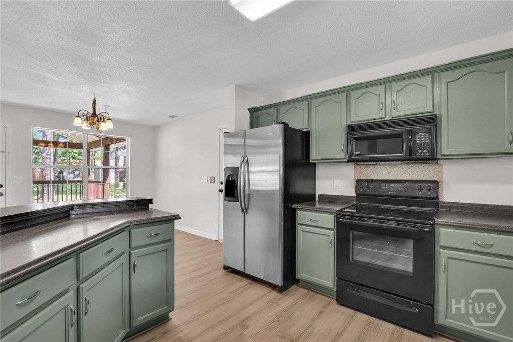 Image 21 of property listing at 129 Jennifer Circle, Rincon, GA 31326