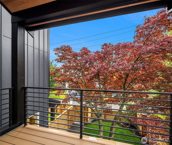 7334 25th Avenue NW, Seattle, WA 98117