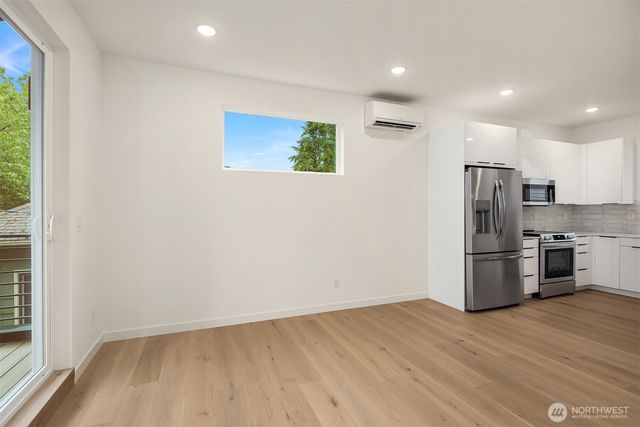 7334 25th Avenue NW, Seattle, WA 98117