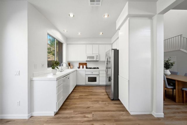 9525 Questa Pointe, San Diego, CA 92126