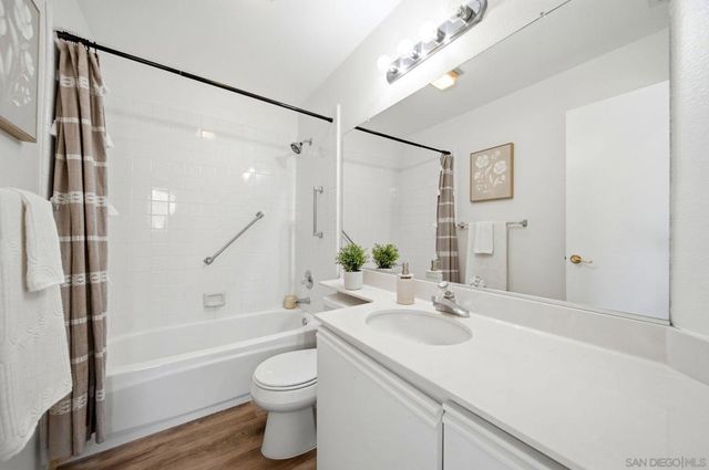 9525 Questa Pointe, San Diego, CA 92126