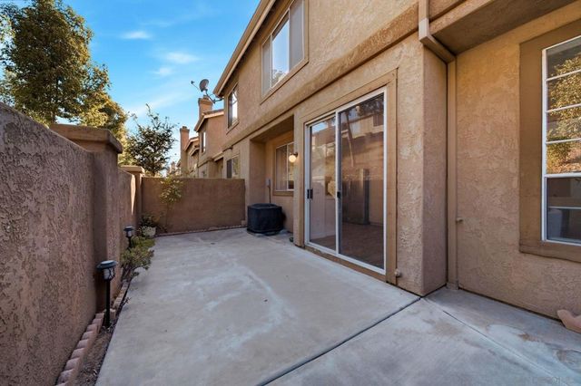 9525 Questa Pointe, San Diego, CA 92126