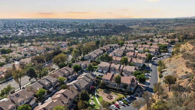9525 Questa Pointe, San Diego, CA 92126