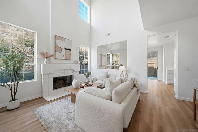 9525 Questa Pointe, San Diego, CA 92126