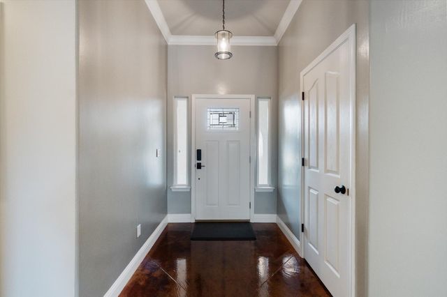 2899 Gunn Court, Redding, CA 96001