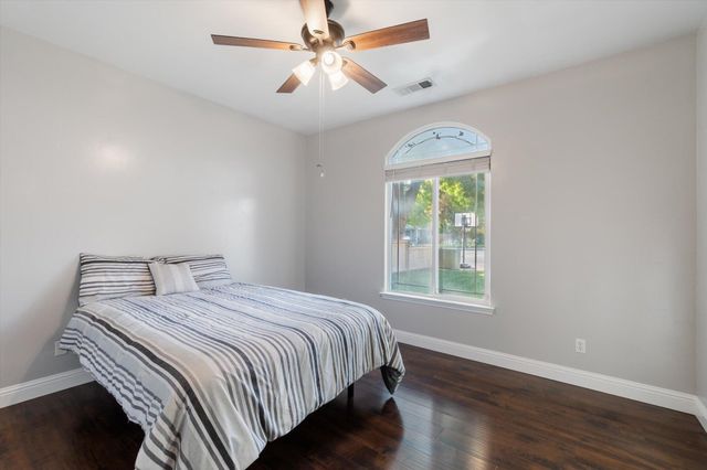 2899 Gunn Court, Redding, CA 96001