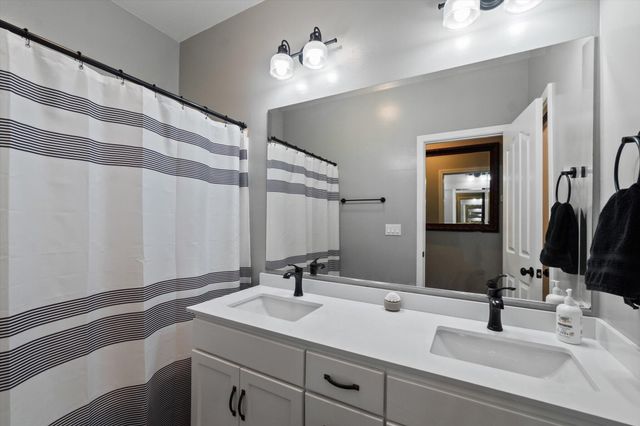 2899 Gunn Court, Redding, CA 96001