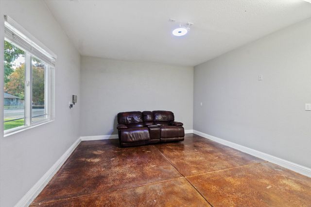 2899 Gunn Court, Redding, CA 96001