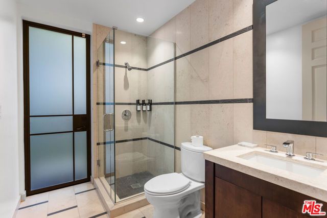 7801 Hillside Avenue, Los Angeles, CA 90046