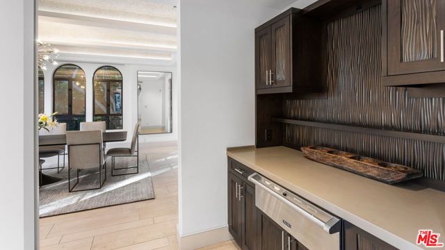 7801 Hillside Avenue, Los Angeles, CA 90046