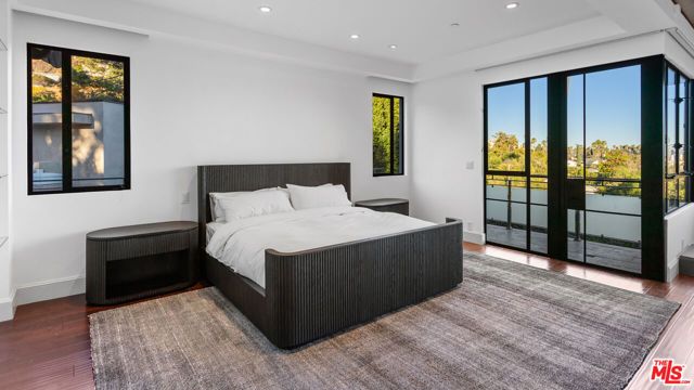 7801 Hillside Avenue, Los Angeles, CA 90046