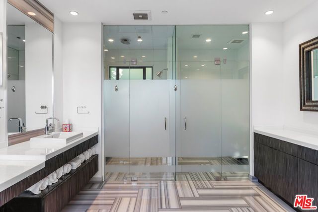 7801 Hillside Avenue, Los Angeles, CA 90046