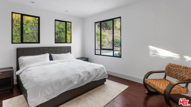 7801 Hillside Avenue, Los Angeles, CA 90046