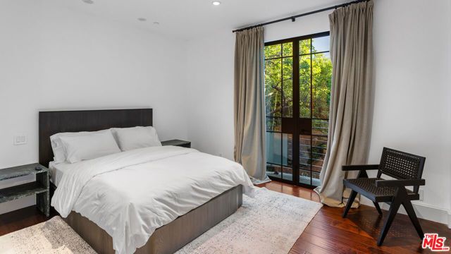 7801 Hillside Avenue, Los Angeles, CA 90046