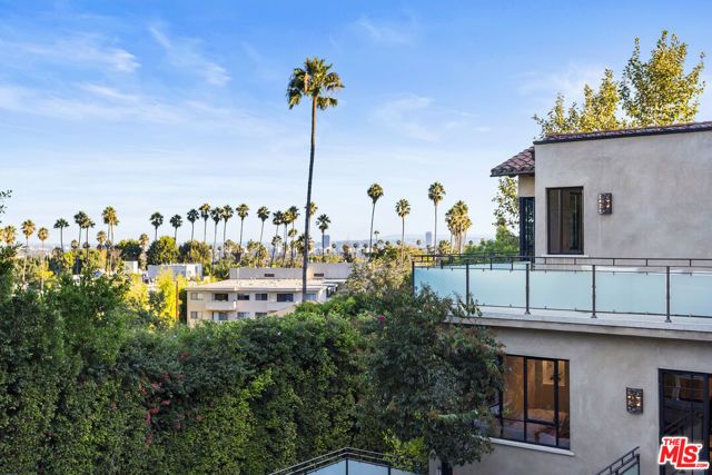 7801 Hillside Avenue, Los Angeles, CA 90046