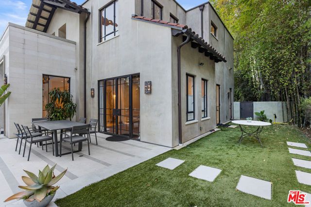 7801 Hillside Avenue, Los Angeles, CA 90046