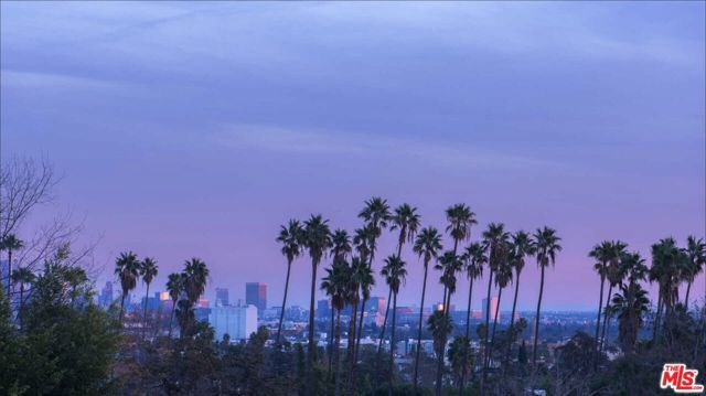 7801 Hillside Avenue, Los Angeles, CA 90046