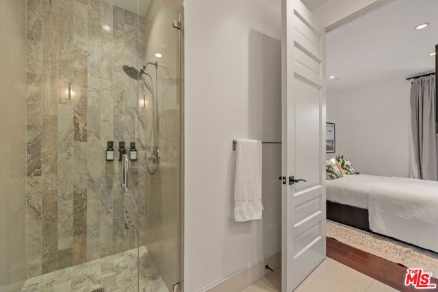 7801 Hillside Avenue, Los Angeles, CA 90046