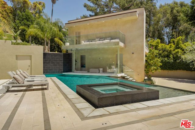 7801 Hillside Avenue, Los Angeles, CA 90046