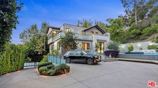 7801 Hillside Avenue, Los Angeles, CA 90046