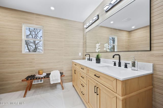 44 Sandpiper Drive, Manalapan, NJ 07726