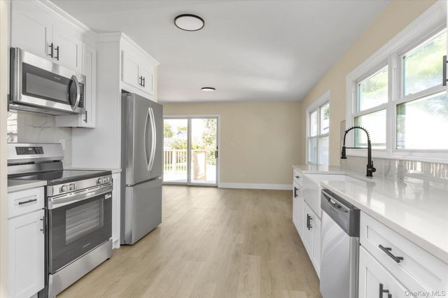 241 Phyllis Drive, Lindenhurst, NY 11757