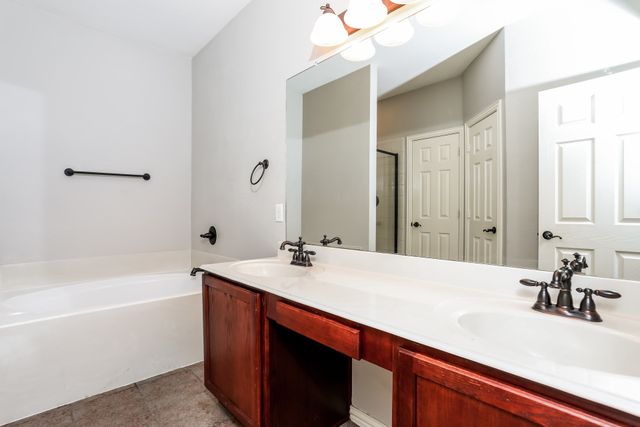 1209 Wentwood Drive, Desoto, TX 75115