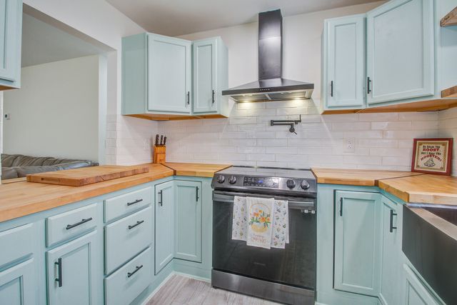 100 Tanager Street, Summerville, SC 29483