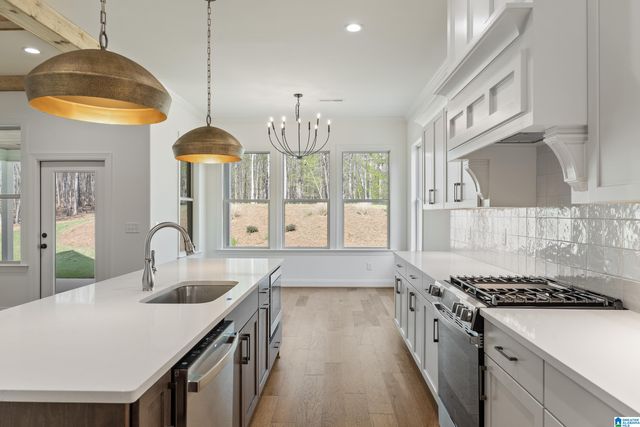 660 LIME CREEK WAY, Chelsea, AL 35043