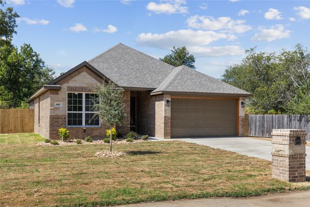 605 Madison Street, Cleburne, TX 76033