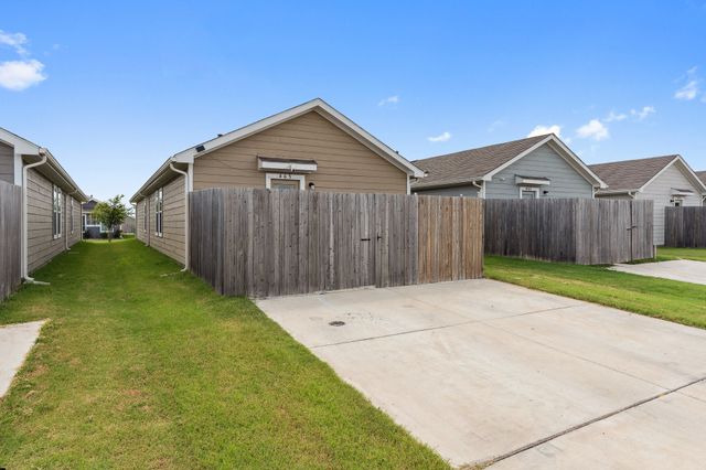 465 Corsair Way, Ferris, TX 75125