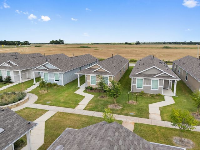 465 Corsair Way, Ferris, TX 75125