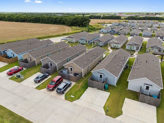 465 Corsair Way, Ferris, TX 75125