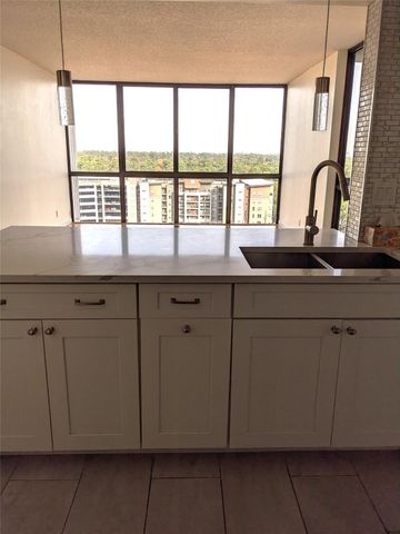 5001 Woodway Drive 1406, Houston, TX 77056