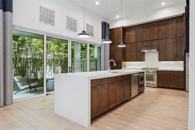 512 W SWOOPE AVENUE, Winter Park, FL 32789