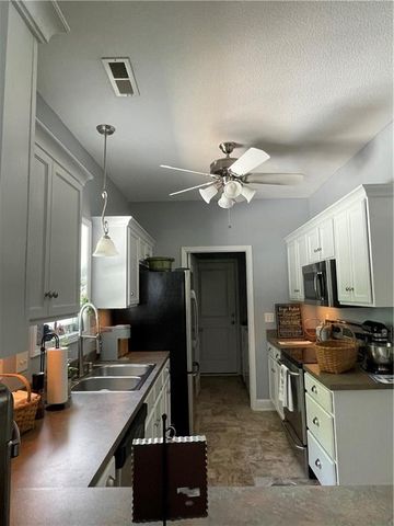 933 Redbuck Circle, Lee's Summit, MO 64081